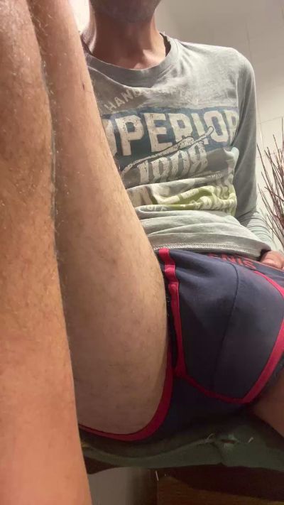 uomo86 live cam on Cam4