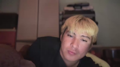 ur_jaycutee live cam on Cam4