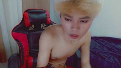 urfem_boy69x live cam on Cam4