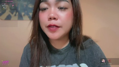 urgirl_dimple live cam on Cam4
