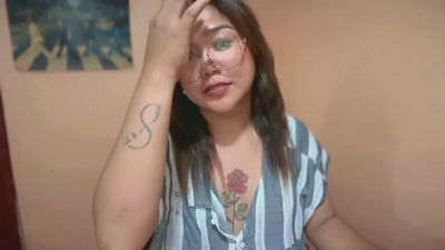 urgirl_dimple live cam on Cam4