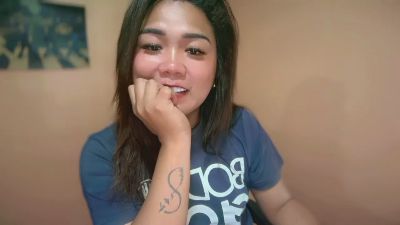 urgirl_dimple live cam on Cam4