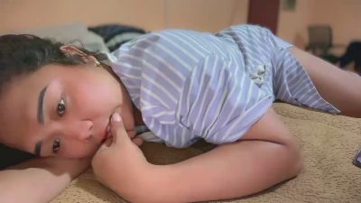 urgirl_dimple live cam on Cam4