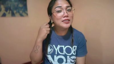urgirl_dimple live cam on Cam4
