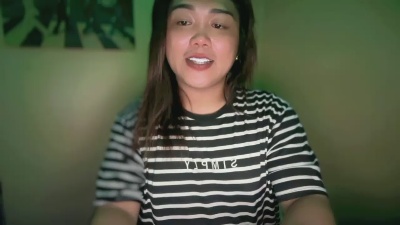 urgirl_dimple live cam on Cam4