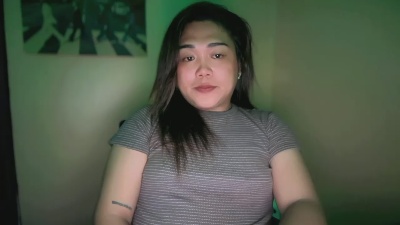 urgirl_dimple live cam on Cam4