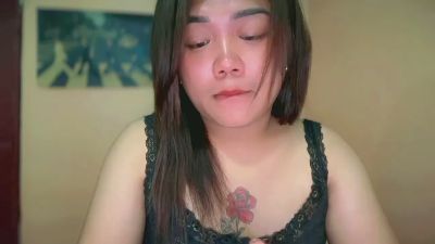 urgirl_dimple live cam on Cam4