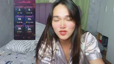 urprettymaddy live cam on Cam4