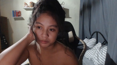 urprettymaddy live cam on Cam4