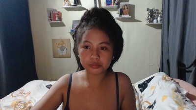 urprettymaddy live cam on Cam4