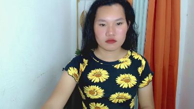 urslutty_melody live cam on Cam4