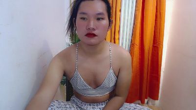 urslutty_melody live cam on Cam4