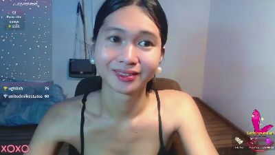 ursweetkia live cam on Cam4