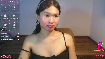 ursweetkia live cam on Cam4