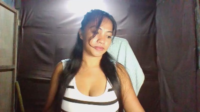 ursweetmia live cam on Cam4