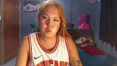 ursweetpinayxxx live cam on Cam4
