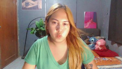 ursweetpinayxxx live cam on Cam4