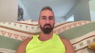 v1c70r1985 live cam on Cam4