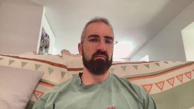 v1c70r1985 live cam on Cam4