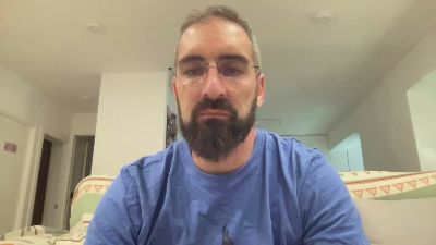 v1c70r1985 live cam on Cam4