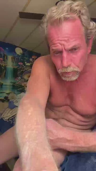 vaginaslayer68 live cam on Cam4