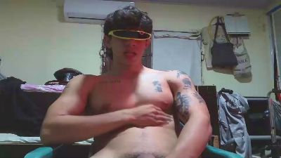 valdren_vylord live cam on Cam4