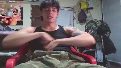 valdren_vylord live cam on Cam4
