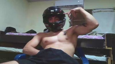 valdren_vylord live cam on Cam4