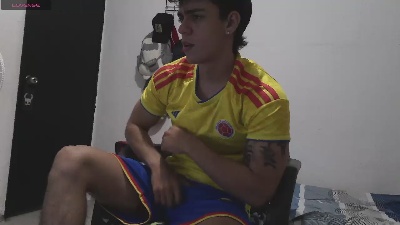 valdren_vylord live cam on Cam4