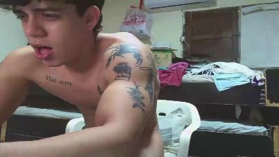 valdren_vylord live cam on Cam4