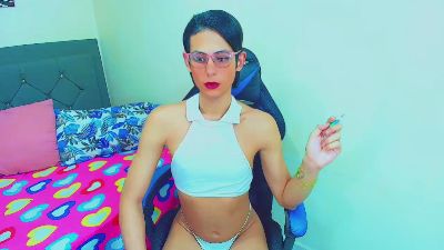 vale_sexth live cam on Cam4
