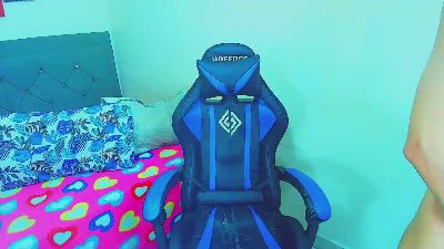vale_sexth live cam on Cam4