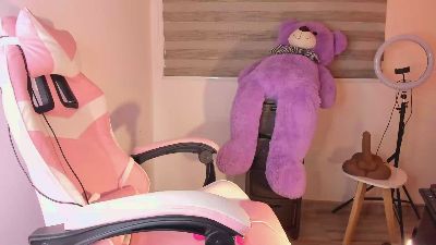 valenhill_ live cam on Cam4