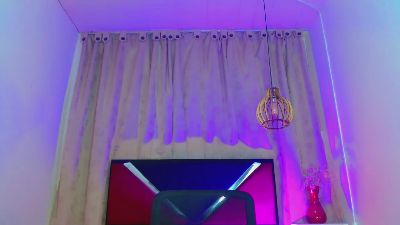 valentina_kiss1 live cam on Cam4