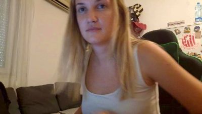 valentino_chick live cam on Cam4