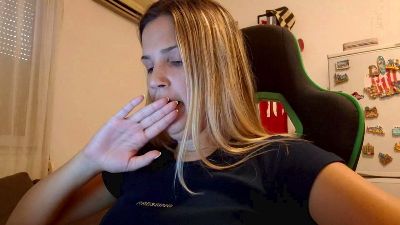 valentino_chick live cam on Cam4