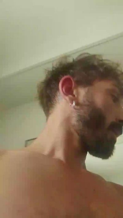 valentinv270391 live cam on Cam4