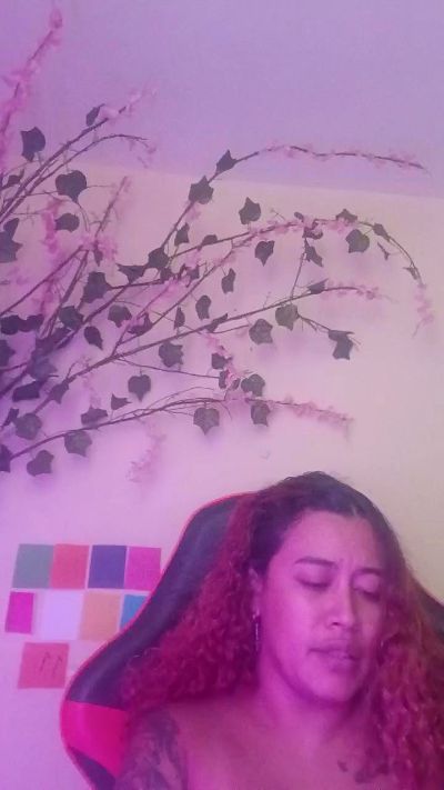 valeriaherrera5 live cam on Cam4