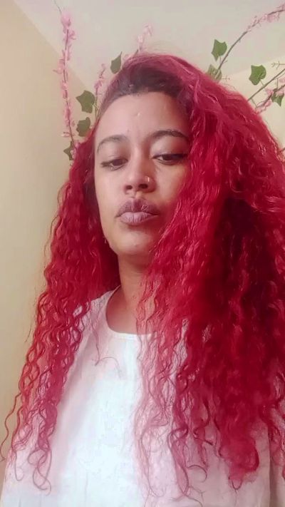 valeriaherrera5 live cam on Cam4