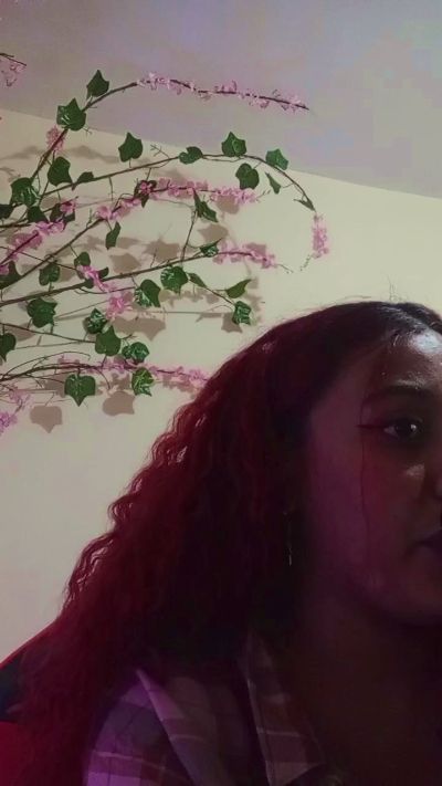 valeriaherrera5 live cam on Cam4