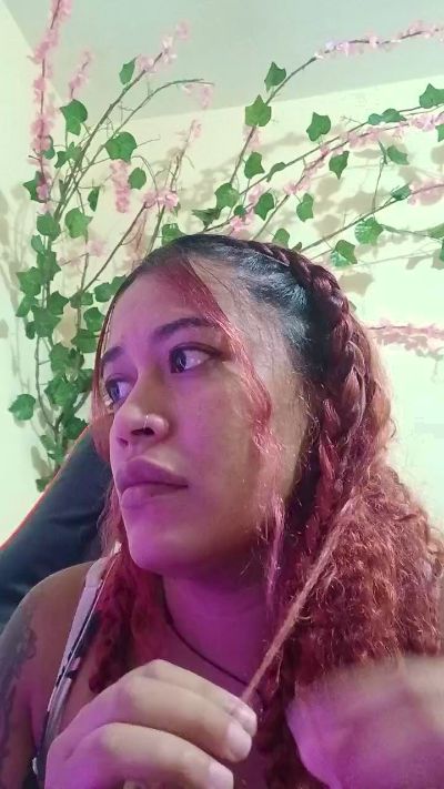 valeriaherrera5 live cam on Cam4