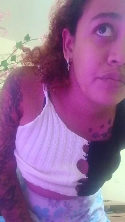 valeriaherrera5 live cam on Cam4