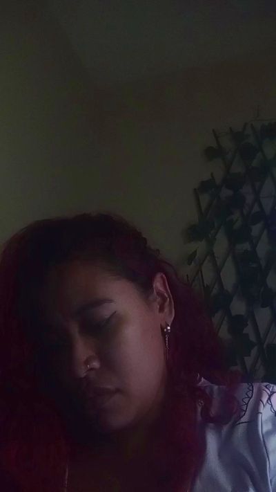 valeriaherrera5 live cam on Cam4