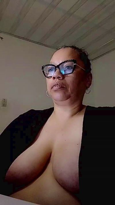 valerillis live cam on Cam4
