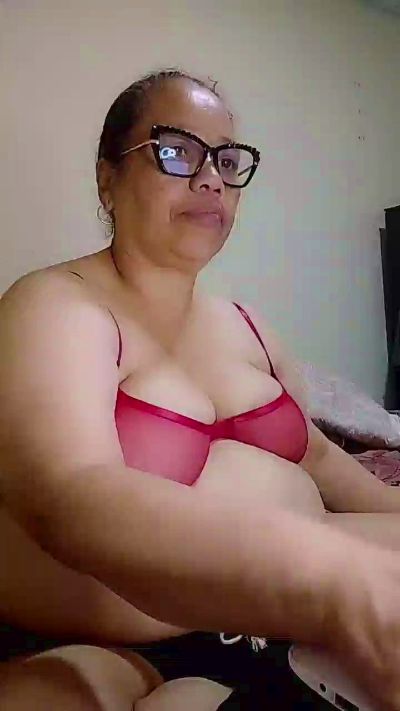 valerillis live cam on Cam4