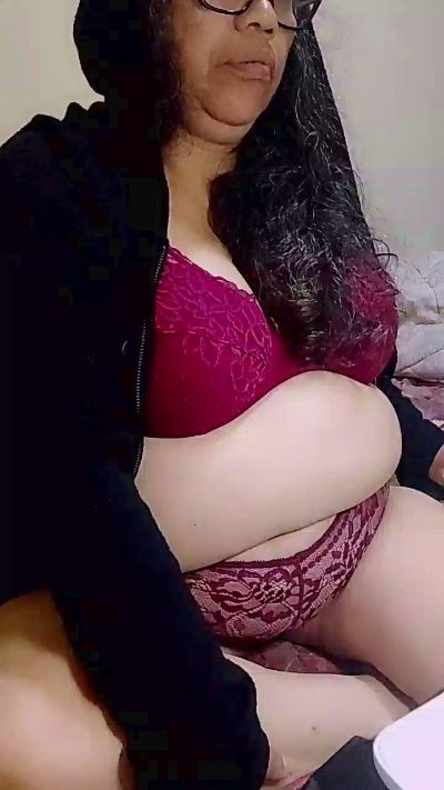 valerillis live cam on Cam4