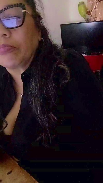 valerillis live cam on Cam4