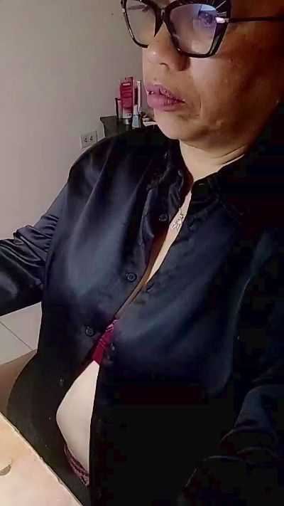 valerillis live cam on Cam4