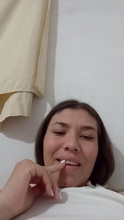 valery2027 live cam on Cam4