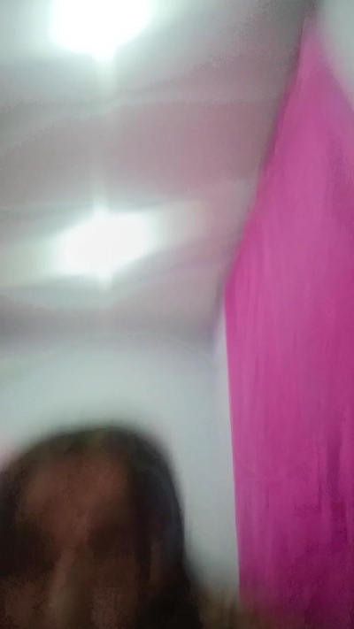 valery_moon_2 live cam on Cam4